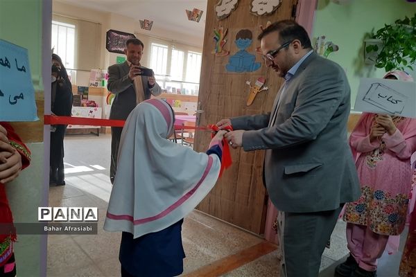 افتتاح کتابخانه مدرسه شهید بنی‌هاشمی به‌مناسبت هفته کتاب و کتابخوانی در شهرستان رباط‌کریم
