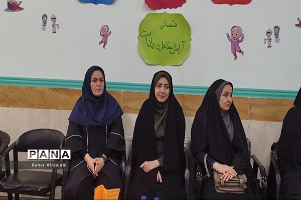 افتتاح کتابخانه مدرسه شهید بنی‌هاشمی به‌مناسبت هفته کتاب و کتابخوانی در شهرستان رباط‌کریم