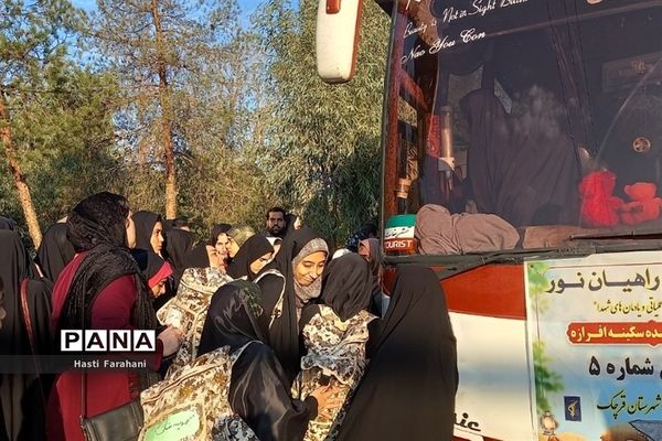 اعزام دانش‌آموزان دختر شهرستان‌قرچک به اردوی راهیان نور