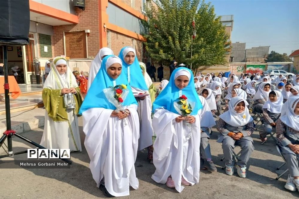 مراسم گرامیداشت هفته کتابخوانی درآموزشگاه شاهد فاطمه زهرا(س) اسلامشهر