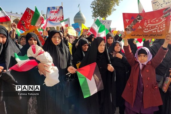 تجمع دانش‌آموزان در حمایت  از کودکان غزه در شیراز