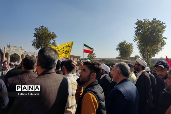 تجمع دانش‌آموزان در حمایت  از کودکان غزه در شیراز