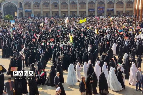 تجمع دانش‌آموزان در حمایت  از کودکان غزه در شیراز