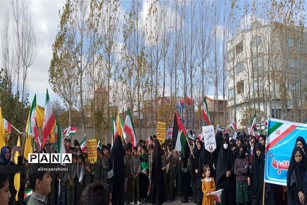 تجمع دانش‌آموزان فیروزکوهی در حمایت از مردم غزه