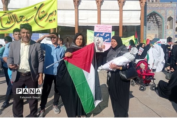 تجمع دانش‌آموزان شیراز در حمایت از مردم غزه و محکومیت جنایات اسرائیل