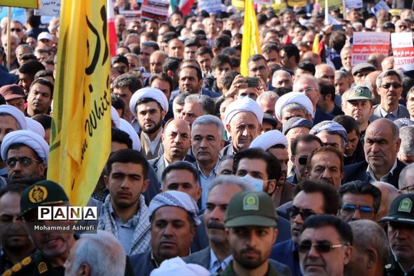 حضور فرهنگیان و دانش‌آموزان آذربایجان غربی در حمایت از مردم مظلوم فلسطین