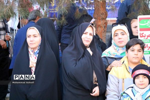 حضور فرهنگیان و دانش‌آموزان آذربایجان غربی در حمایت از مردم مظلوم فلسطین