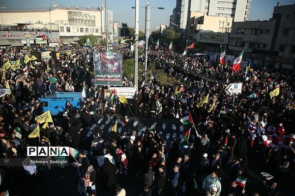 راهپیمایی مردم تهران در حمایت از کودکان و زنان مظلوم غزه