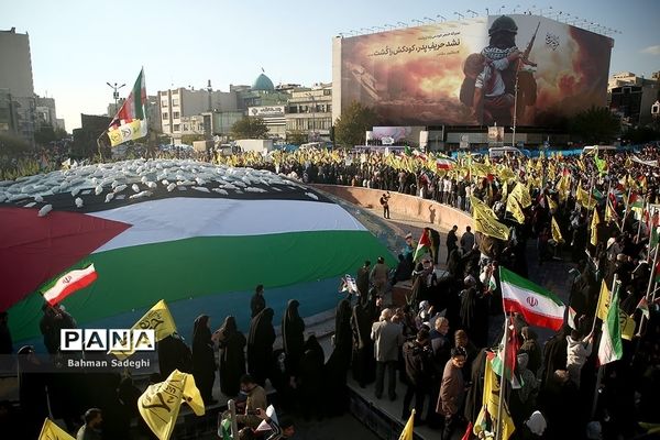 راهپیمایی مردم تهران در حمایت از کودکان و زنان مظلوم غزه