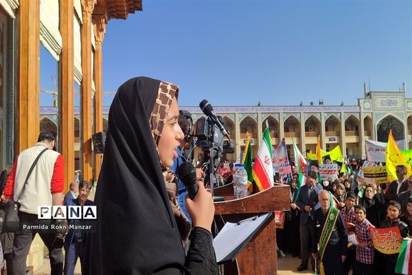 حضور پرشکوه دانش‌آموزان شیرازی در حمایت ازکودکان مظلوم غزه