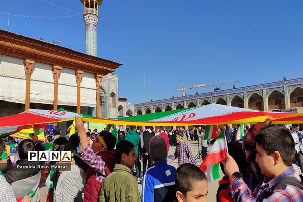 حضور پرشکوه دانش‌آموزان شیرازی در حمایت ازکودکان مظلوم غزه