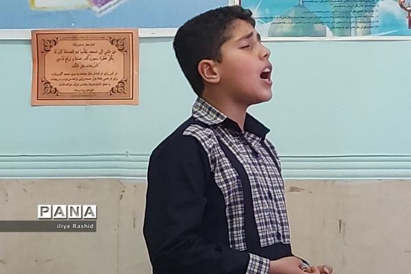 برپایی اقامه نماز جماعت در مدرسه شاهد خاتم‌الانبیا شهرستان‌قرچک