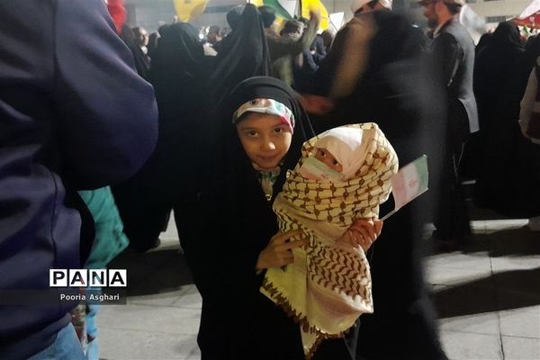 تجمع کودکان و آحاد مردم مشهد در حمایت از کودکان مظلوم فلسطین