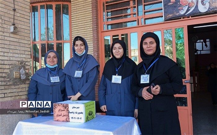 برگزاری انتخابات شورای دانش‌آموزی در مدارس دخترانه شهرستان رباط کریم/فیلم