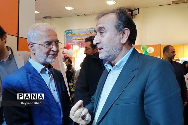 بازدید معاون حقوقی رئیس‌جمهوری از جشنواره کشوری «یاریگران زندگی»