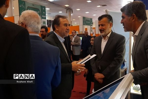 بازدید معاون حقوقی رئیس‌جمهوری از جشنواره کشوری «یاریگران زندگی»