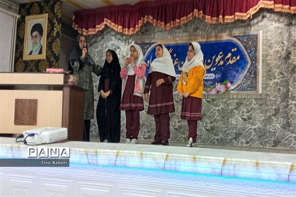 مراسم تقدیر ازمربیان تابستان و دانش‌آموزان فعال در کانون هاجر ساوه