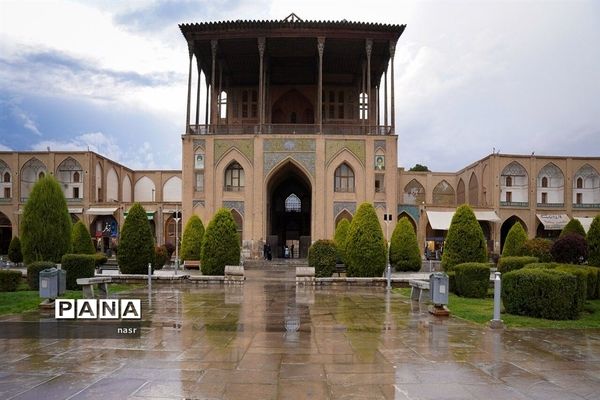 طراوت باران در اصفهان پاییزی