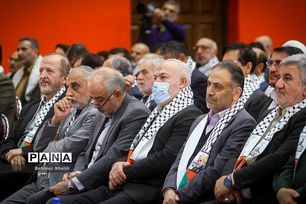 نشست سراسری ۳۰ هزار نفری جبهه علمی و فرهنگی بسیج اساتید کشور
