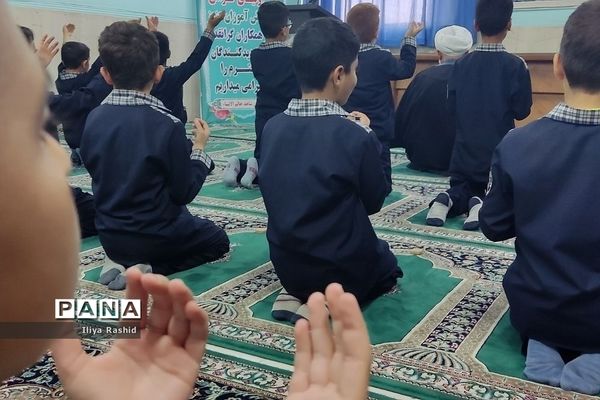 برگزاری مسابقات قرآن و عترت و نماز در مدرسه شاهد خاتم الانبیا شهرستان قرچک