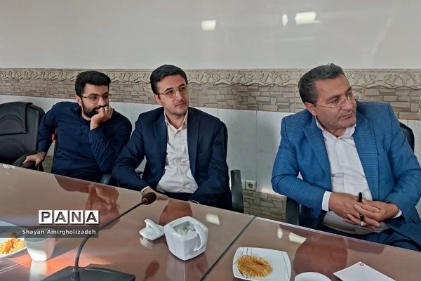 برگزاری کارگاه پیشگیری از اعتیاد نوجوانان مخصوص کادر اداری و آموزشی در شهرستان قرچک