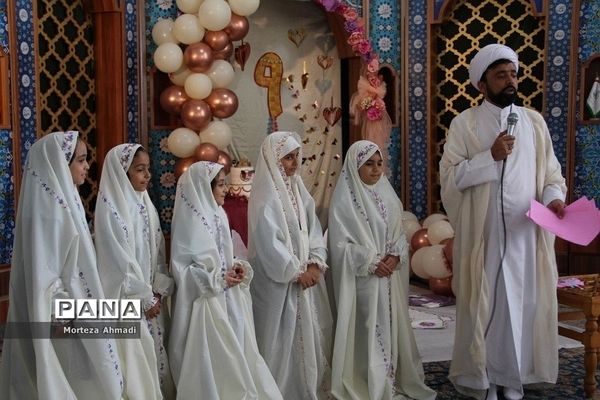 برگزاری جشن تکلیف دانش‌آموزان دبستان ام البنین یک در امامزاده عبدالله(ع) شهرری