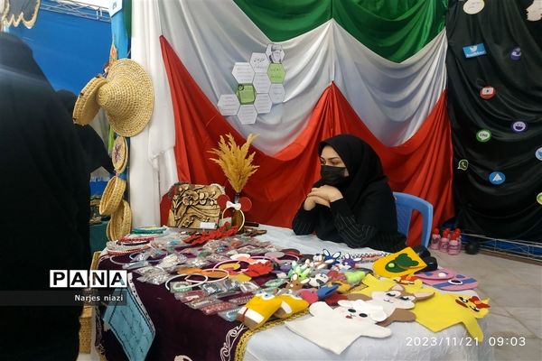 بازدید دانش‌آموزان دبیرستان شاهد مطهره از نمایشگاه ایران مرز پرگهر
