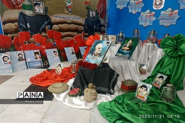 بازدید دانش‌آموزان دبیرستان شاهد مطهره از نمایشگاه ایران مرز پرگهر