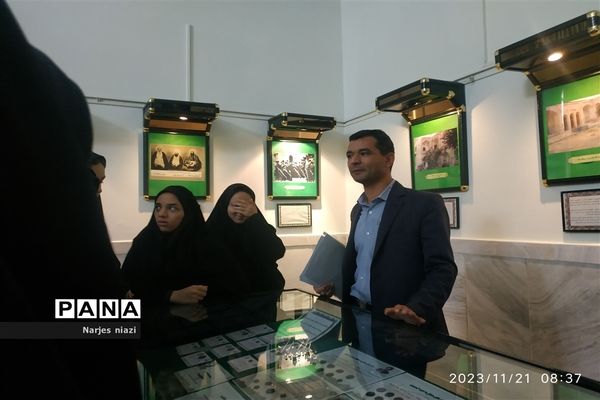 بازدید دانش‌آموزان دبیرستان شاهد مطهره از موزه و مزار شهدا آرامگاه شهید مدرس( ره) کاشمر