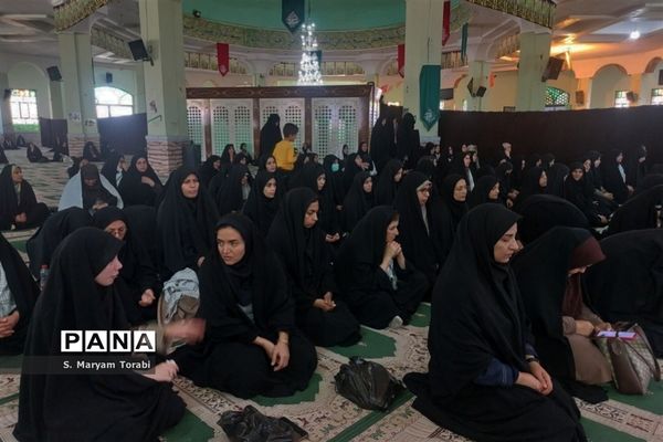 حضور دسته‌جمعی نومعلمان فارس در محضر اساتید ایثار و شهادت