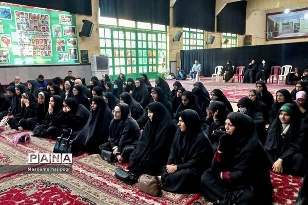 مراسم اختتامیه اردوی راهیان نور دختران در گلزار شهدای گمنام شهرستان ورامین