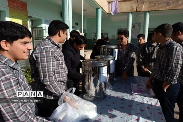 برگزاری مراسم شهادت حضرت فاطمه (س) و زیارت عاشورا در دبیرستان نمازی شیراز