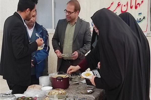 برگزاری جشنواره غذا در دبیرستان نمونه دولتی نجابت