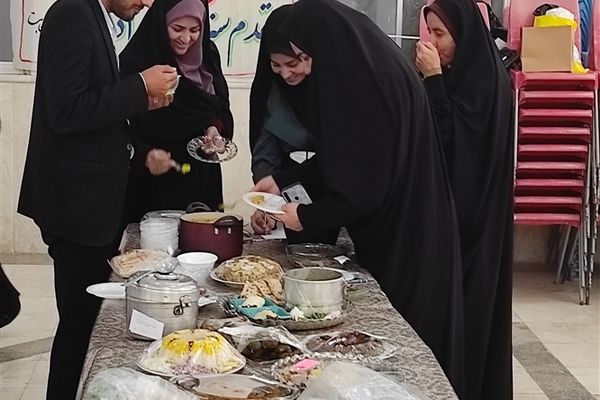 برگزاری جشنواره غذا در دبیرستان نمونه دولتی نجابت