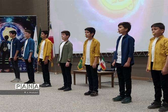 همایش نوجوانان دانش آموز با عنوان نو جهان در اردوگاه ۱۵ خرداد قم