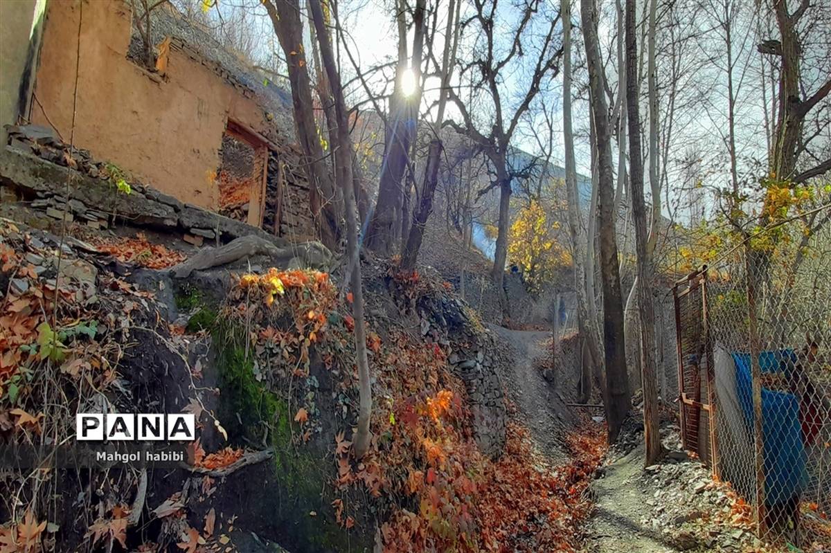 زیبایی روستای دهبار طرقبه در فصل پاییز