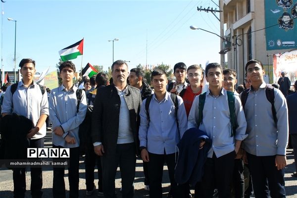 راهپیمایی مردم شهرستان دلیجان در حمایت از کودکان مظلوم فلسطین