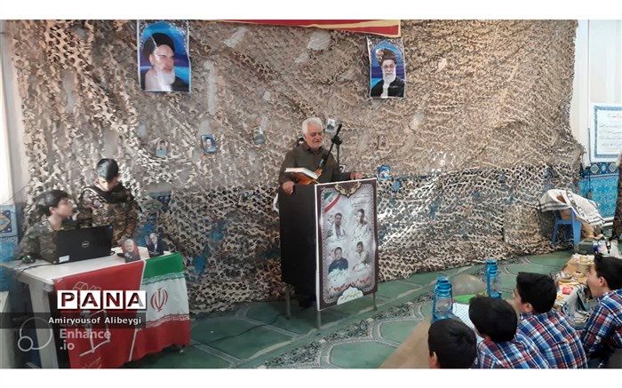 برگزاری مراسم بزرگداشت روز بسیج مستضعفین در دبیرستان پسرانه شاهد اخوان کاشان
