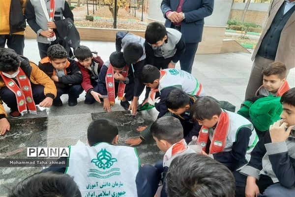 غبارروبی مزار شهدای  گمنام و بازدید از کتابخانه عمومی شهید بهشتی  آشخانه