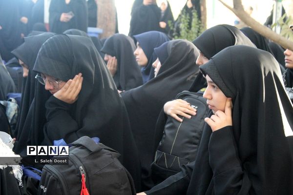 اعزام دانش‌آموزان مدارس دخترانه ناحیه چهار قم به اردوی راهیان نور
