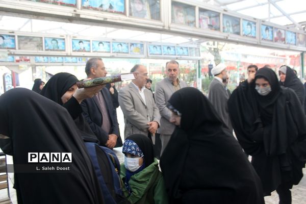 اعزام دانش‌آموزان مدارس دخترانه ناحیه چهار قم به اردوی راهیان نور