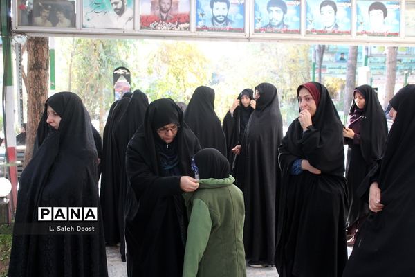 اعزام دانش‌آموزان مدارس دخترانه ناحیه چهار قم به اردوی راهیان نور