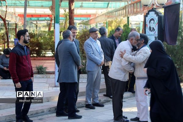 اعزام دانش‌آموزان مدارس دخترانه ناحیه چهار قم به اردوی راهیان نور