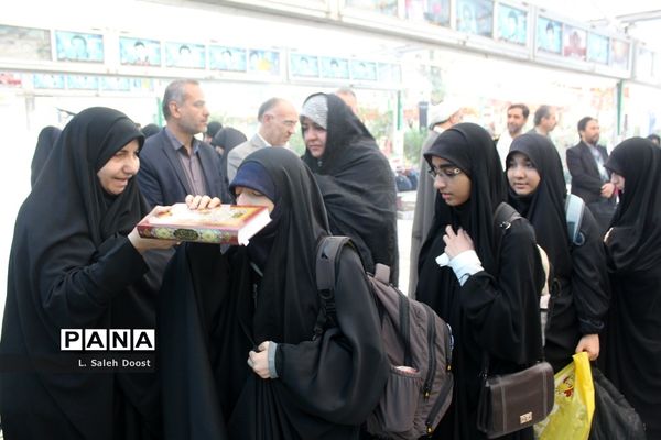 اعزام دانش‌آموزان مدارس دخترانه ناحیه چهار قم به اردوی راهیان نور