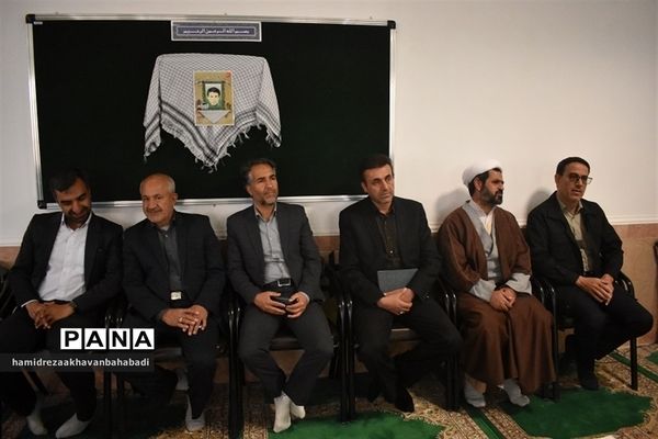 اعزام دانش‌آموزان دختر بهاباد به اردوی راهیان نور