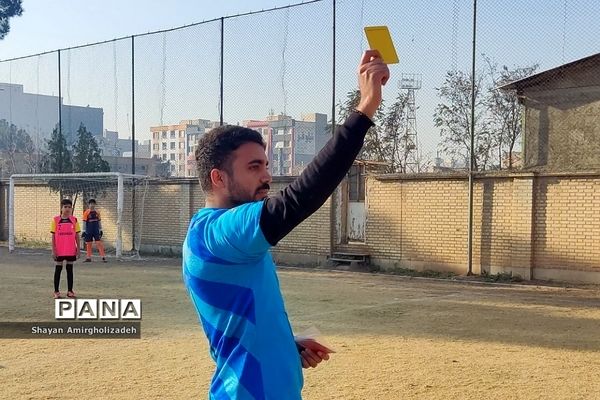 برگزاری مسابقات فوتبال مدارس مقطع ابتدایی در شهرستان قرچک
