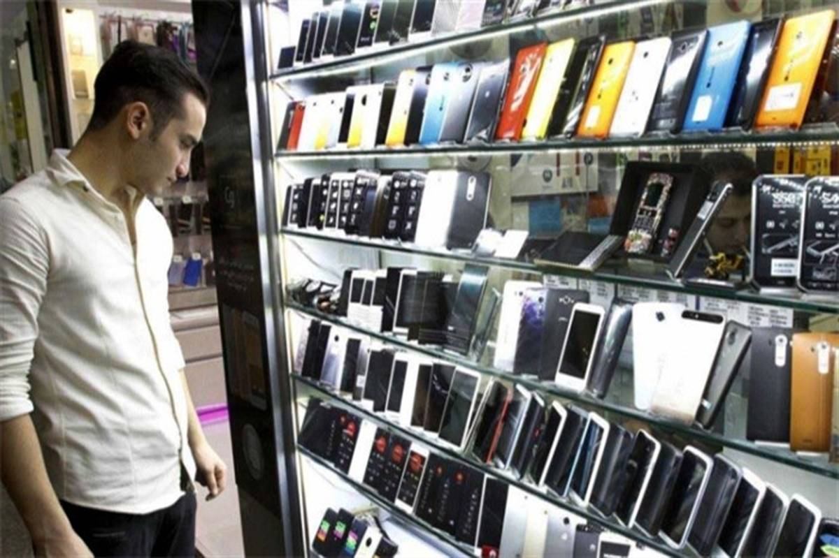 واردات ۱.۹ میلیارد دلار گوشی تلفن همراه از طریق گمرکات کشور