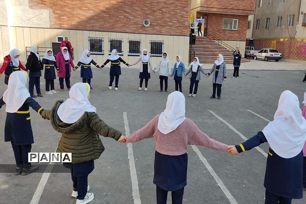 بیست و پنجمین مانور سراسری زلزله و ایمنی در دبستان شهدای ۱۵ خرداد شهرستان قرچک