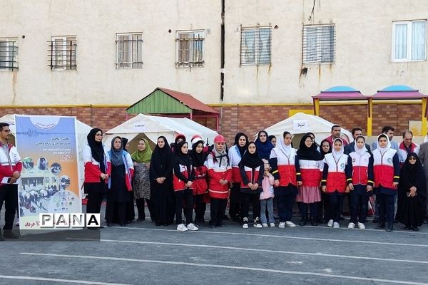 بیست و پنجمین مانور سراسری زلزله و ایمنی در دبستان شهدای ۱۵ خرداد شهرستان قرچک