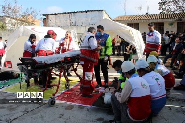 مانور سراسری زلزله و ایمنی در مدارس گلوگاه